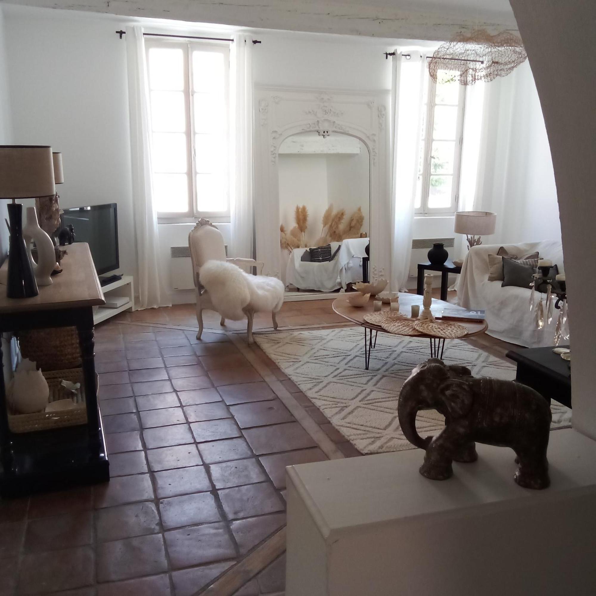 La Maison Perchee Aigues-Mortes Phòng bức ảnh